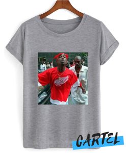 2pac spitting at camera awesome T shirt